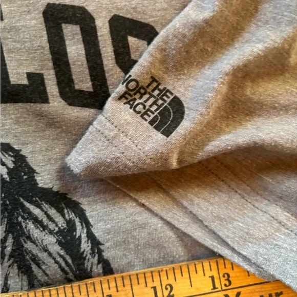 The North Face Gray 'Get Lost' Tee - Picture 4 of 6